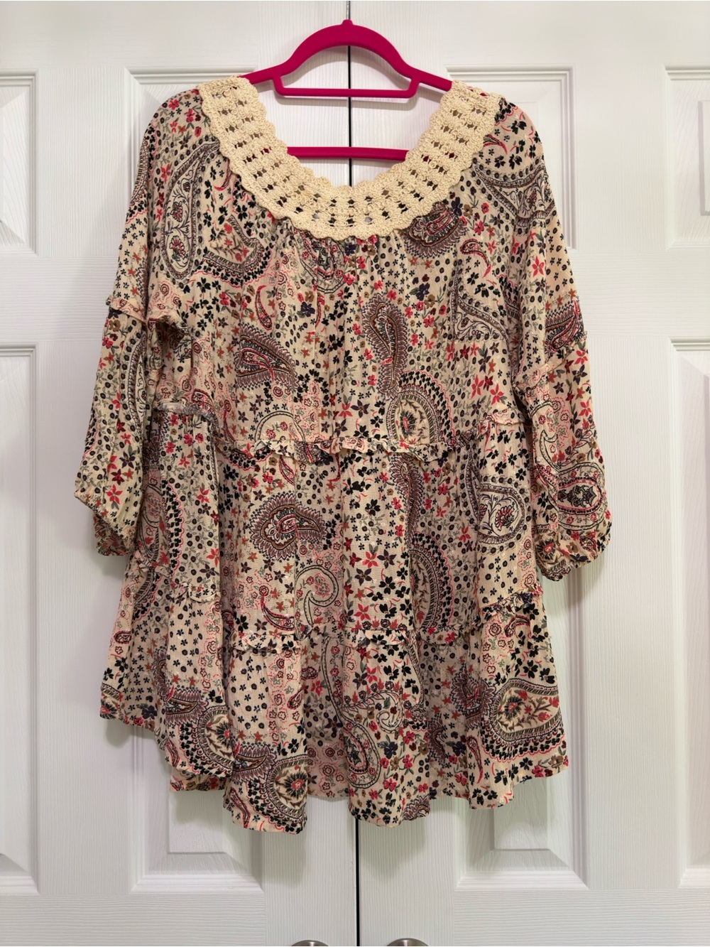 Torrid Size 0X Clip Dot Crinkle Top Crochet Neck Boho Floral Paisley Peasant